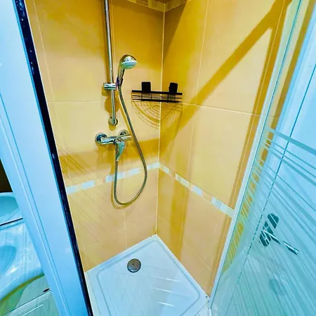 Elegant A Conflant Apartment